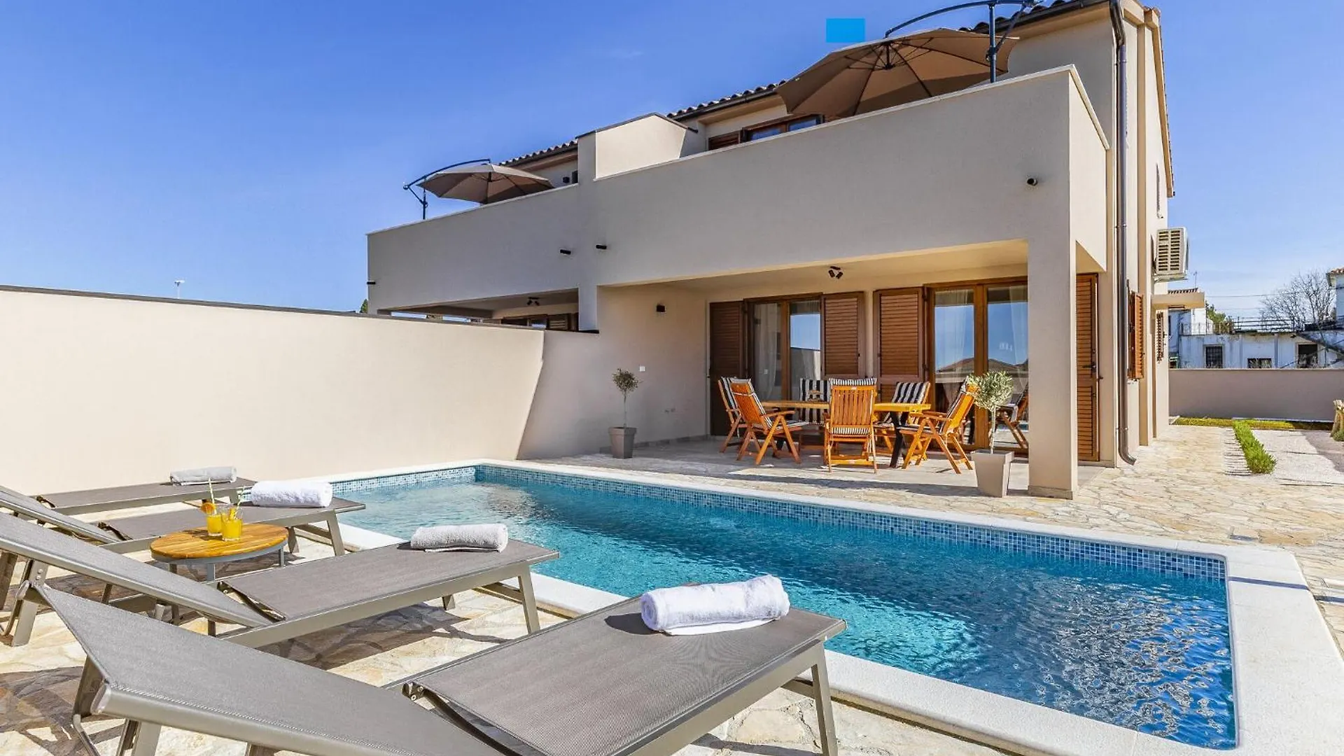 Modern Home With Swimming Pool And Wellness 沃德年 度假居